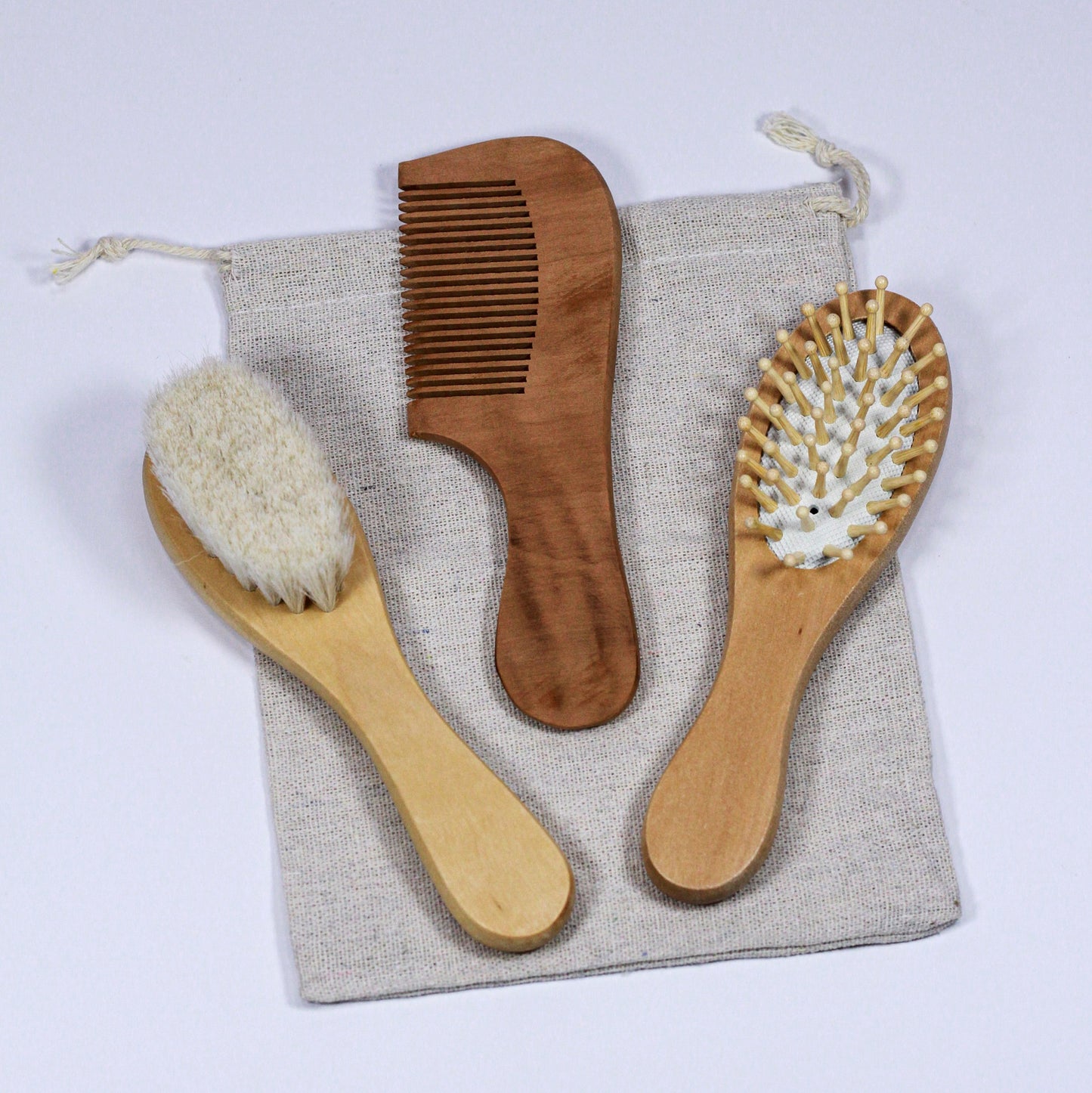 Set de brosses et peignes en bois naturel