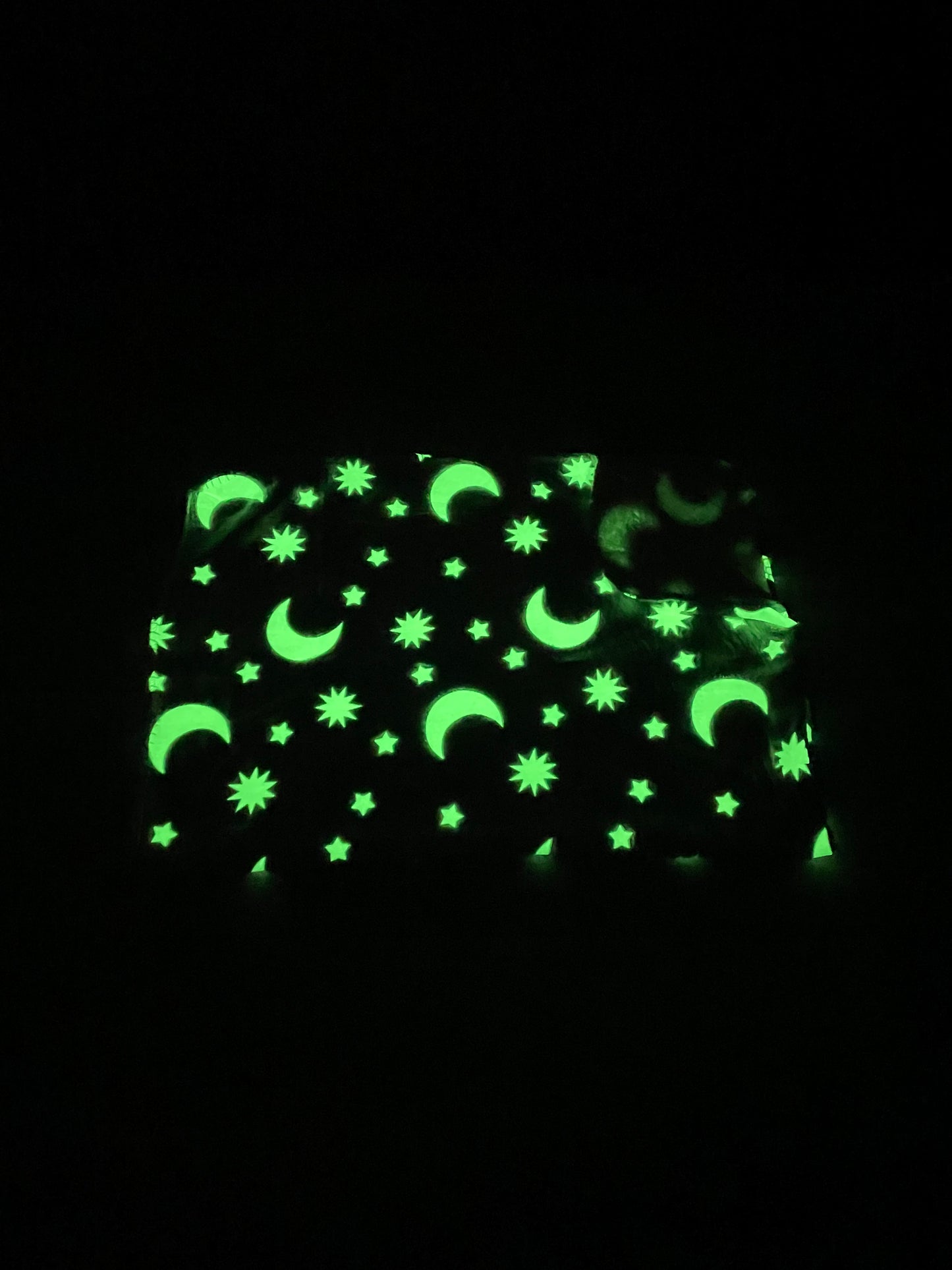 Couverture 110×80 cm – Naf Naf – S’illumine la nuit – تضيء في الليل