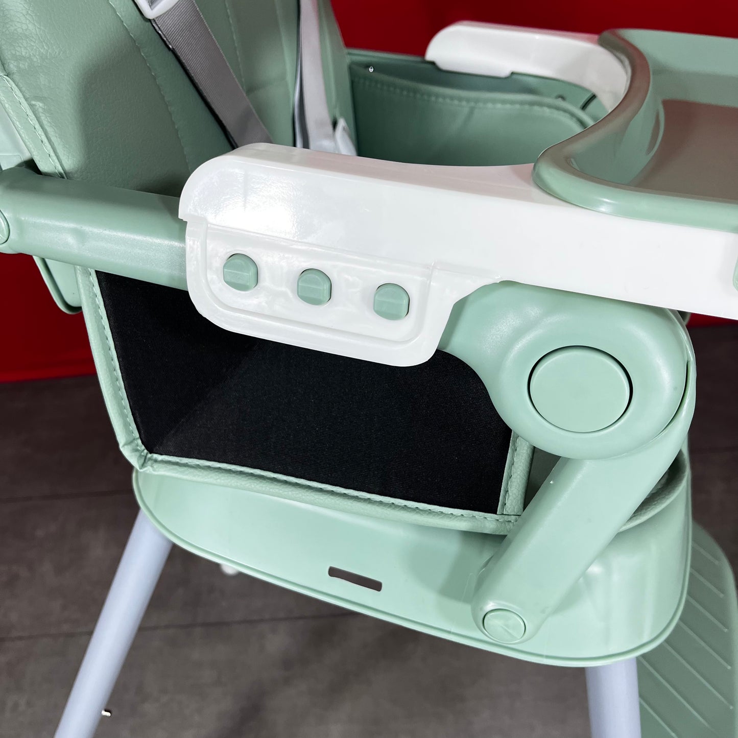 Chaise haute à manger pour bébé