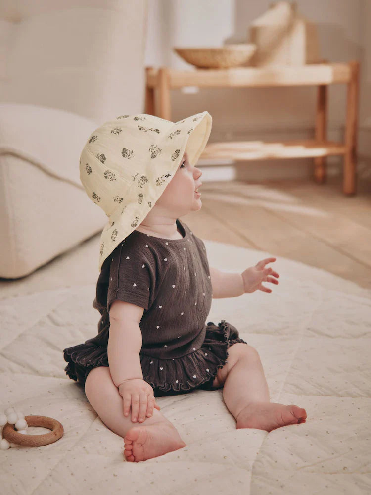 Chapeaux - قبعات