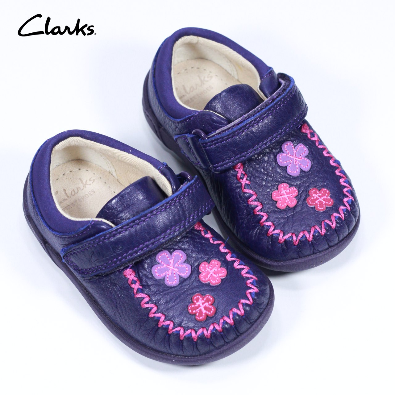 Clarks – Chaussures originales bébé fille en cuir – Fermeture scratch