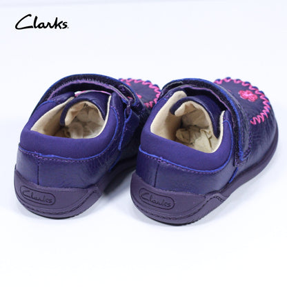 Clarks – Chaussures originales bébé fille en cuir – Fermeture scratch