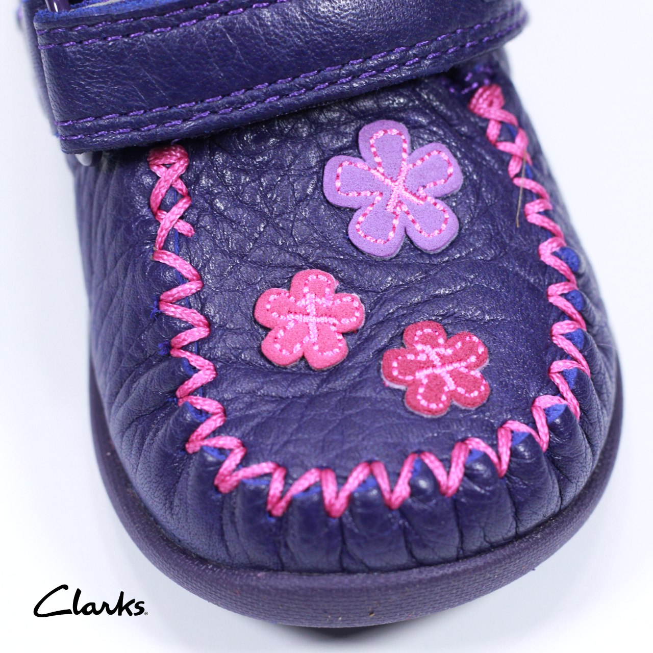 Clarks – Chaussures originales bébé fille en cuir – Fermeture scratch