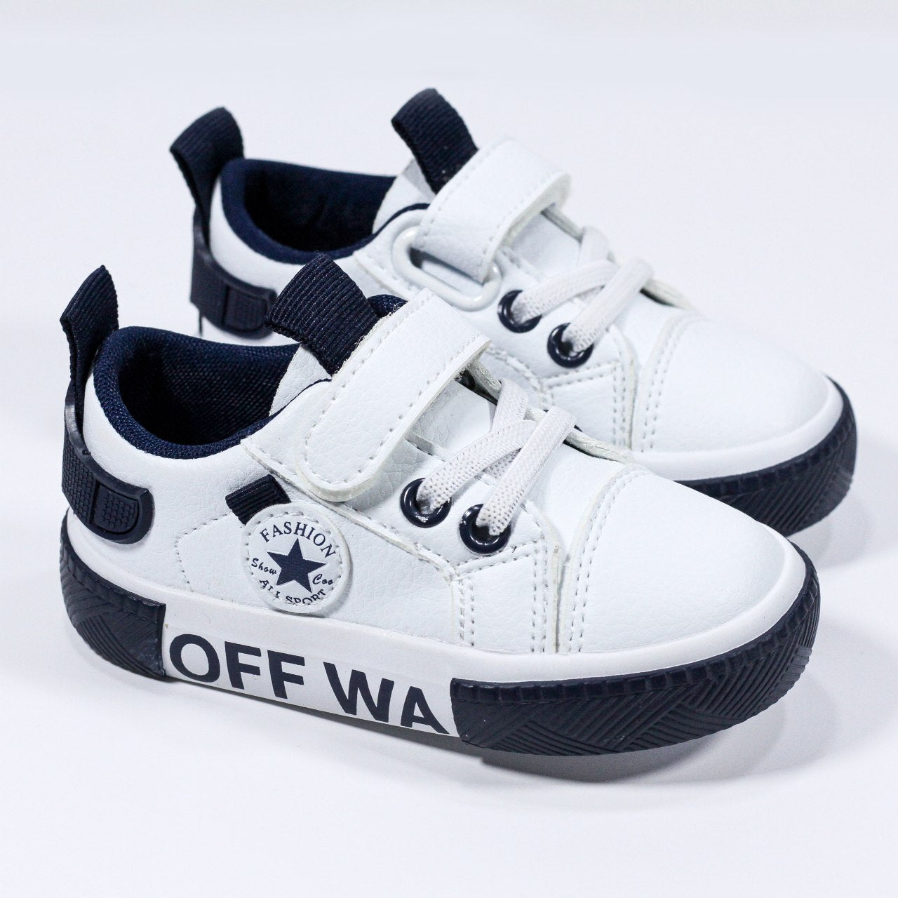 Chaussures bébé en semi-cuir avec fermeture à scratch
