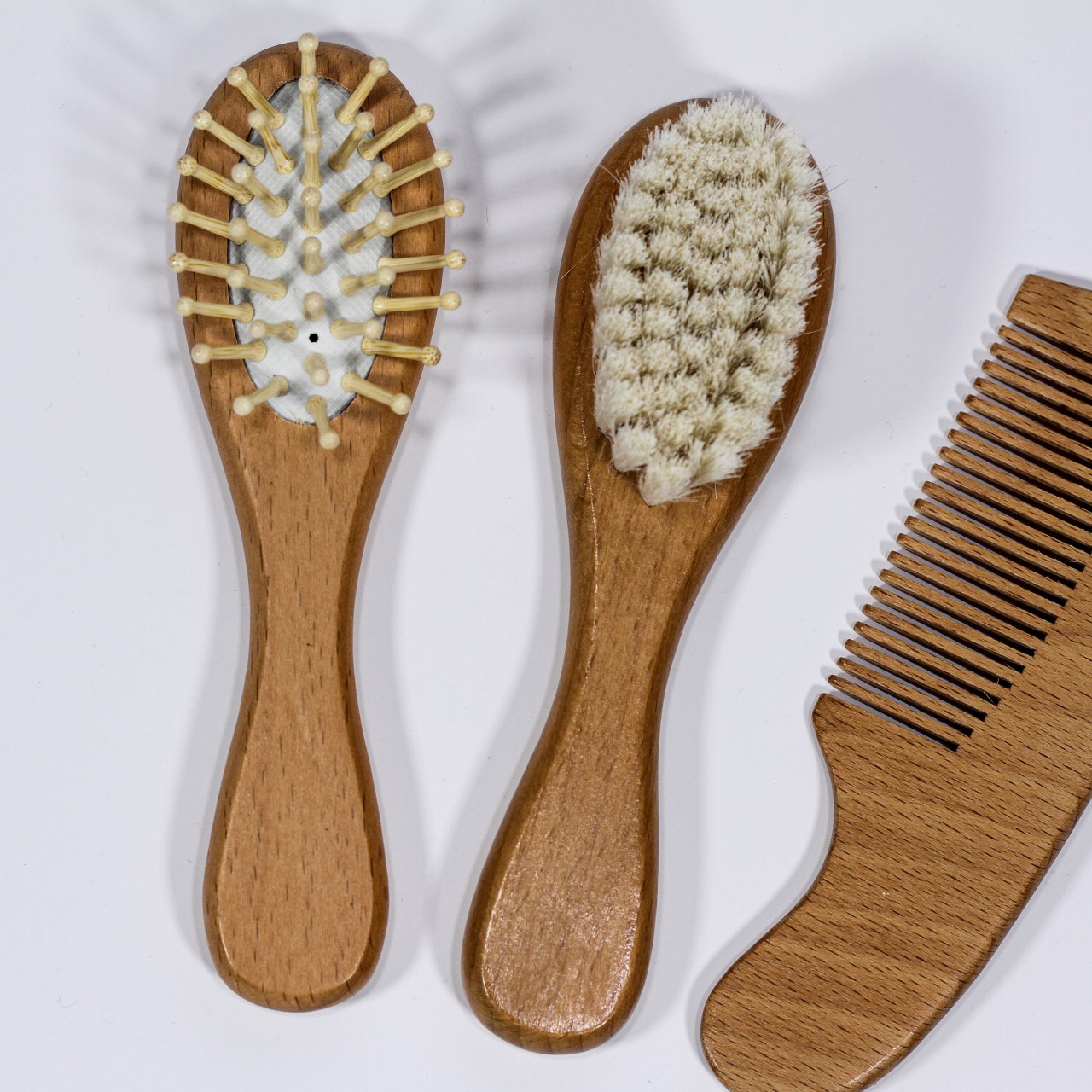 Set de brosses et peignes en bois naturel