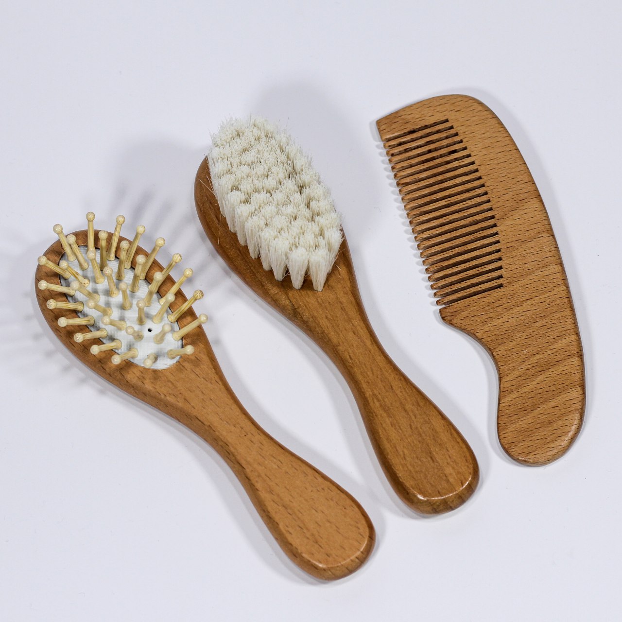 Set de brosses et peignes en bois naturel