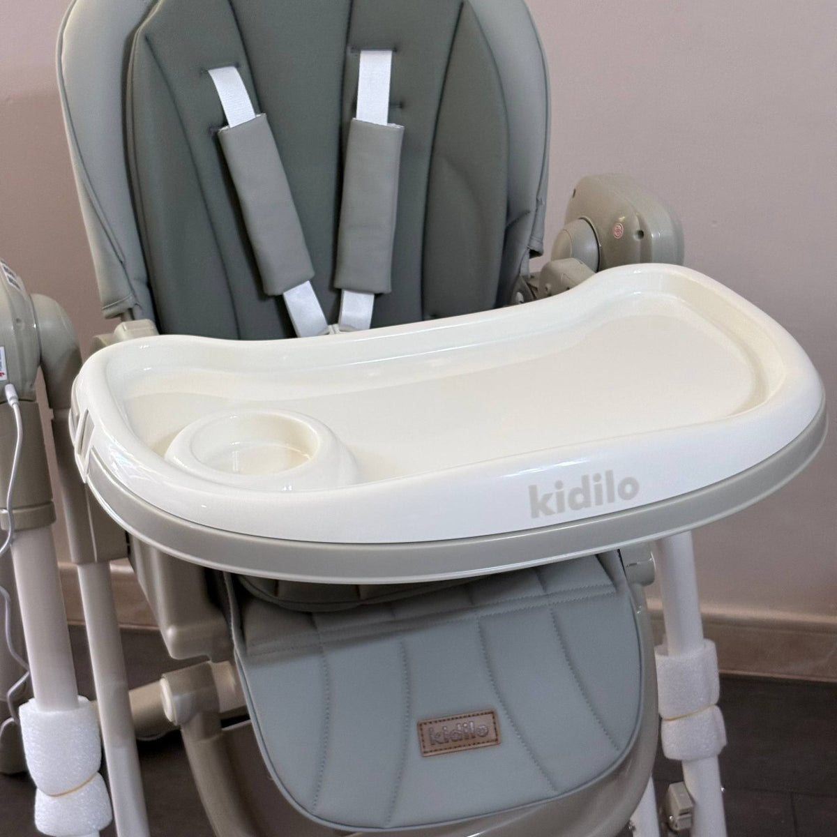 Kidilo – Chaise haute 2en1 avec fonction balançoire électrique et télécommande – Modèle KD001