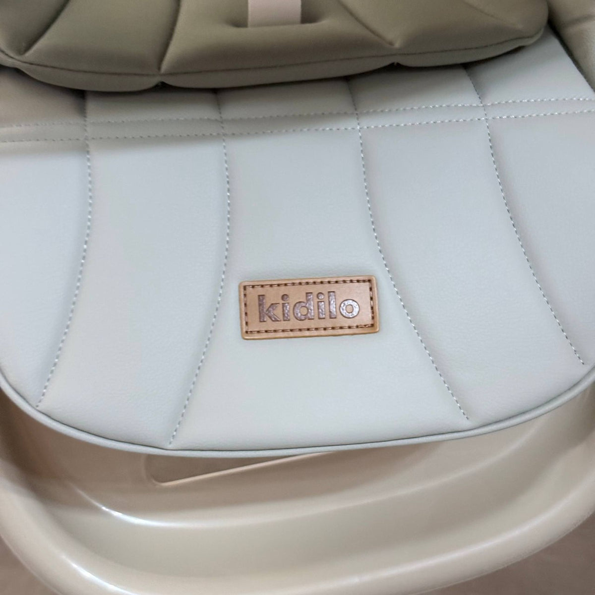 Kidilo – Chaise haute 2en1 avec fonction balançoire électrique et télécommande – Modèle KD001