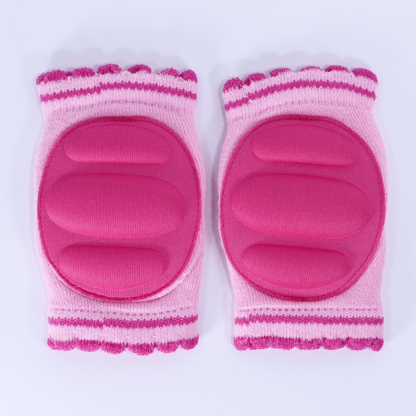 جوارب حماية الركبة عند الحبو