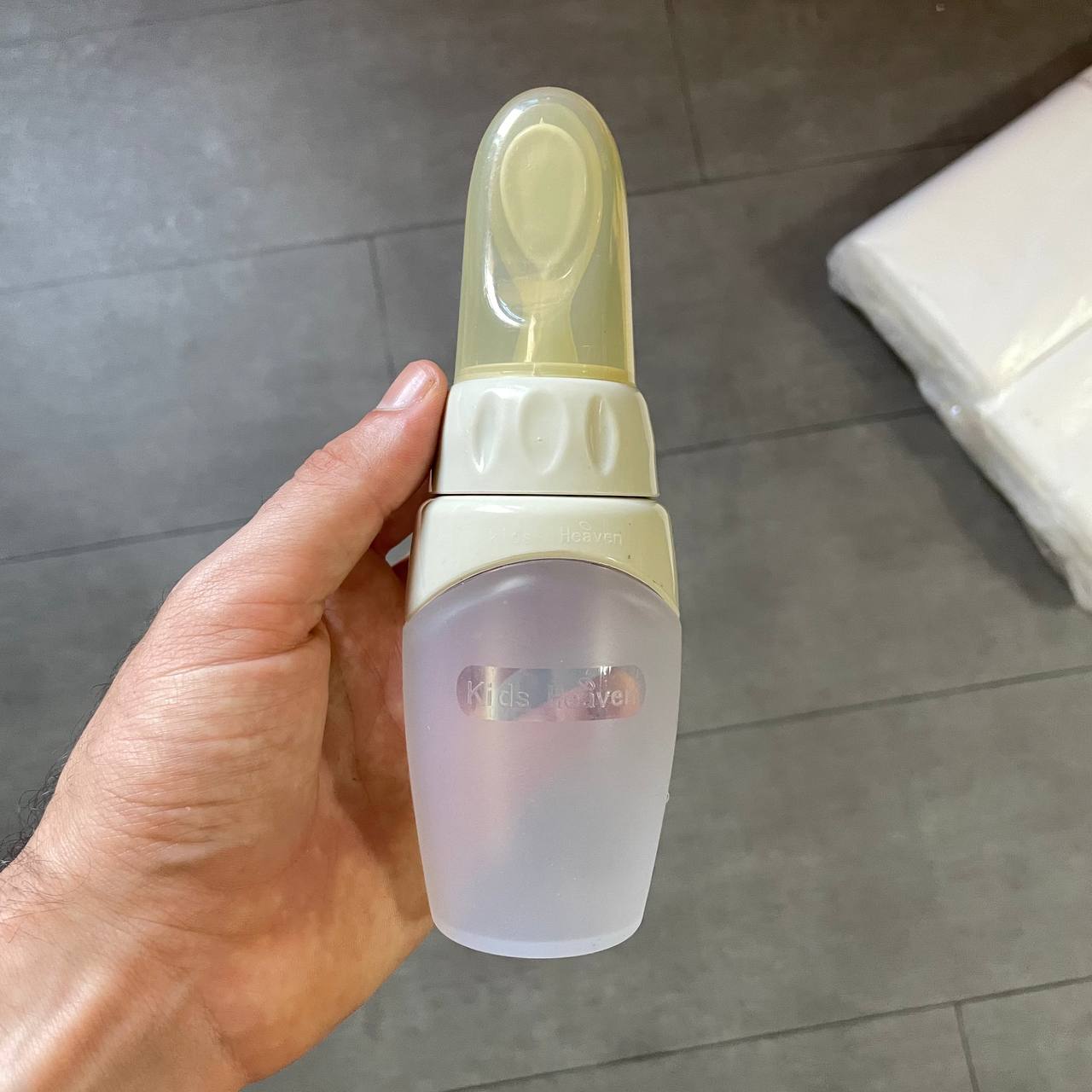 Biberon et Cuillere 2en1
