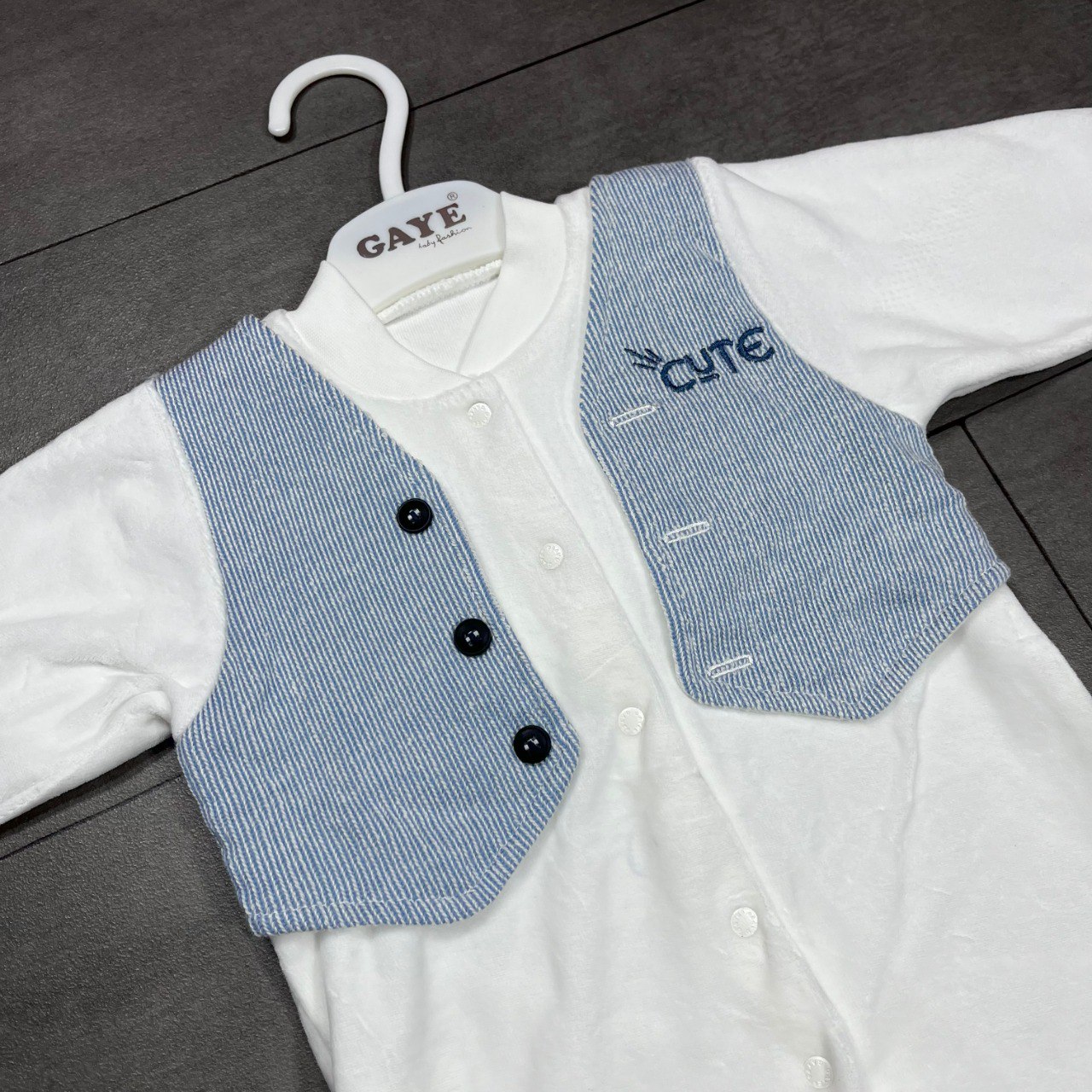 Grenouillère bébé en velours